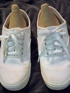 Time & Tru 9.5W Women's White Canvas Low-Top Sneakers